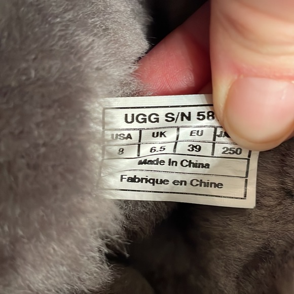 UGG grey suede fur lined boots.8M - Picture 5 of 5